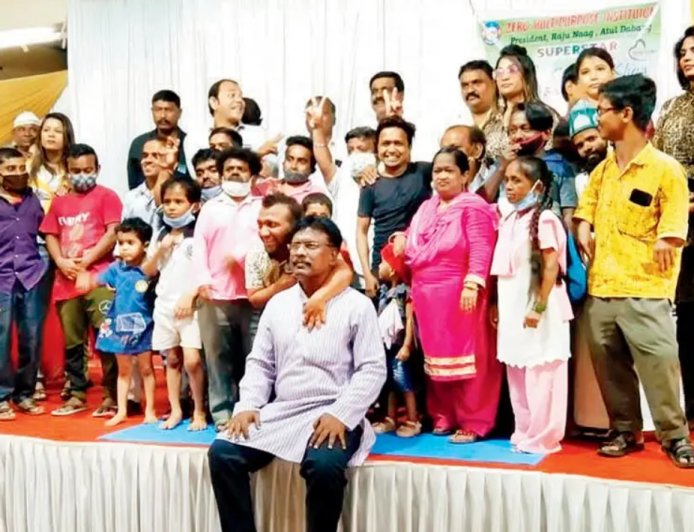 विलासभाऊ रुपवाते यांचे प्रयत्न – बुटक्या व्यक्तींना अपंगत्व प्रमाणपत्र मिळवून देत नवे जीवन