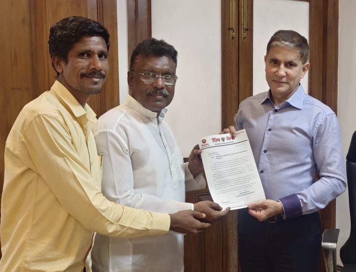 मुंबईतील सिनेमा थिएटर व मॉलमध्ये पिण्याच्या पाण्यावर लुट थांबवण्याची मागणी